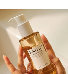 Madagascar Centella Light Cleansing Oil