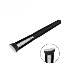Angled Foundation & Contour Brush